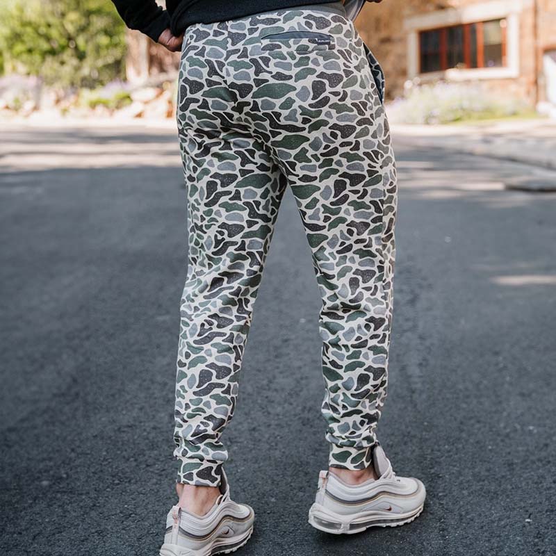 Fleece Joggers in Classic Dear Camo