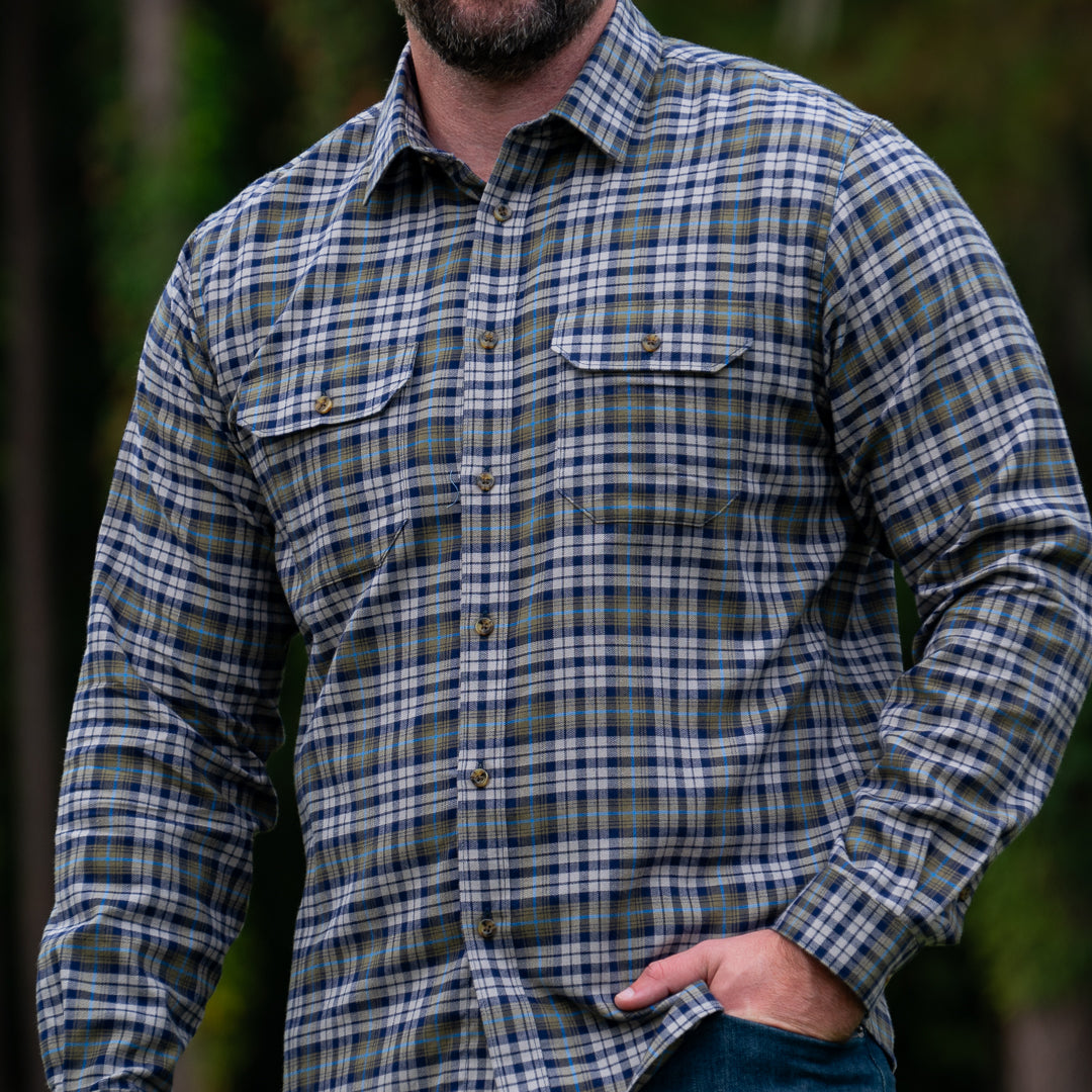 Harbor Flannel in Navy/Charcoal