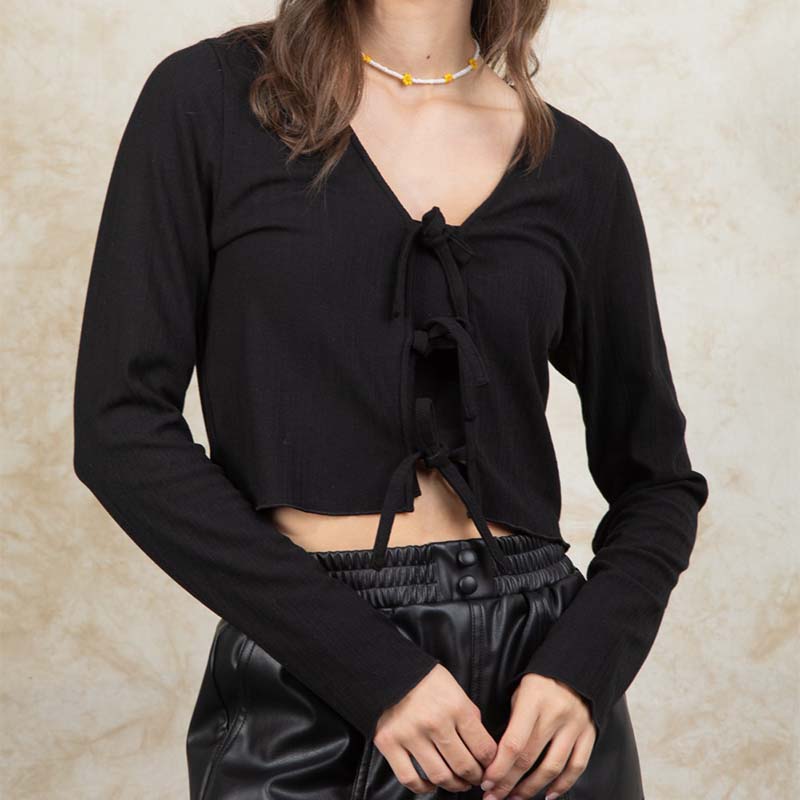 Tie Front Long Sleeve Crop Top in black